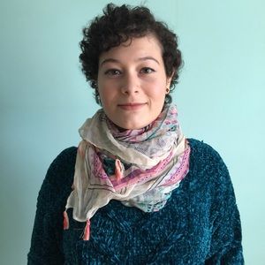 Summer scarf with tassels